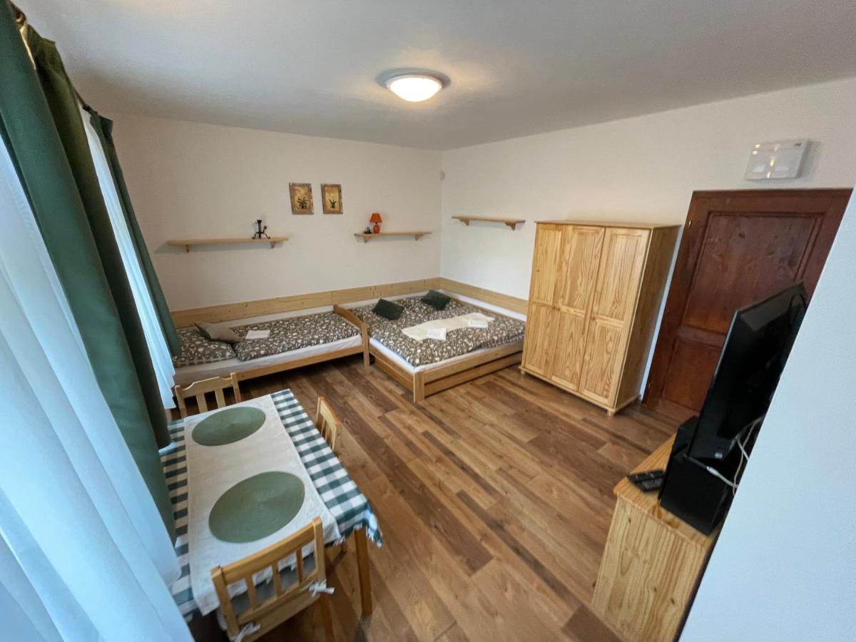 - V Srdci Krusnych Hor Apartment *