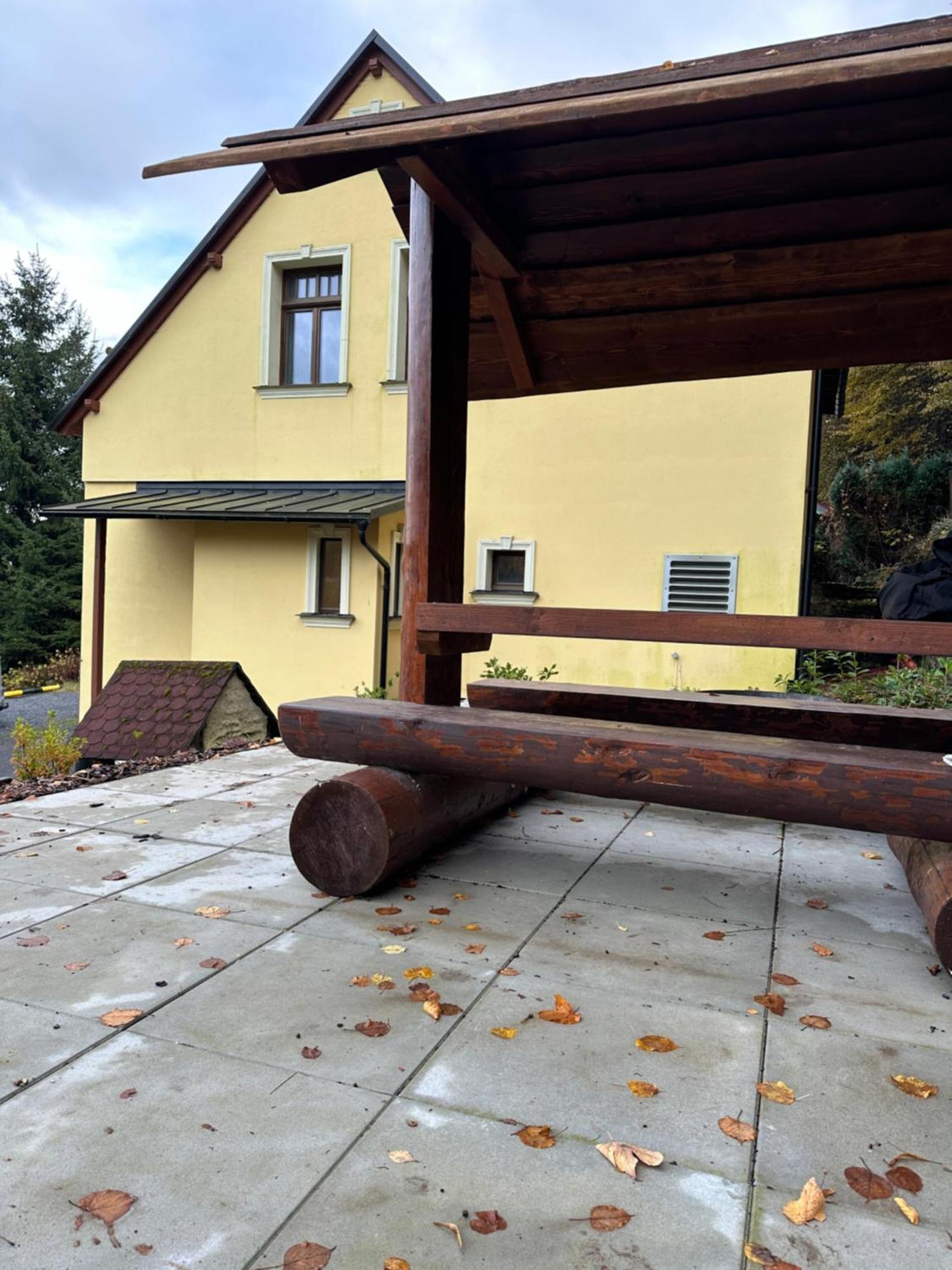 - V Srdci Krusnych Hor Jachymov